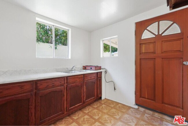 Foto del edificio - 430 E 184th St