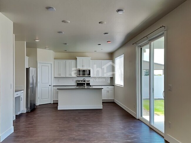 Foto del edificio - 1443 W Afton St