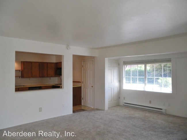 Building Photo - 2717 Simpson Ave