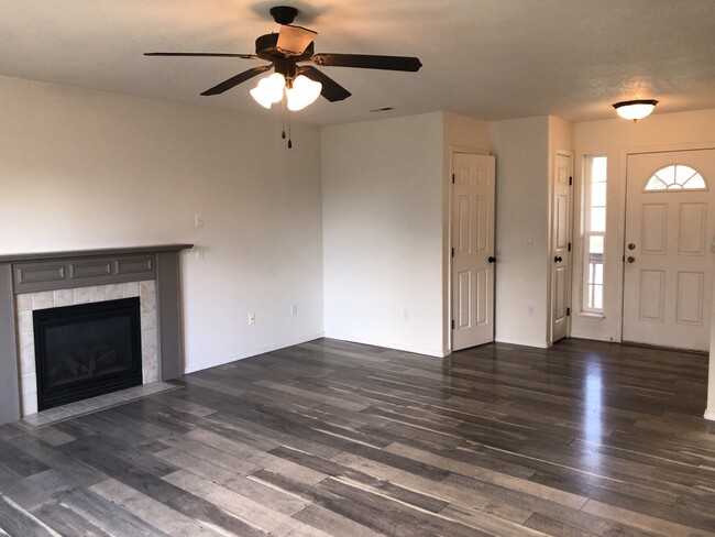 Foto del edificio - 1500 NW Canyon View Dr