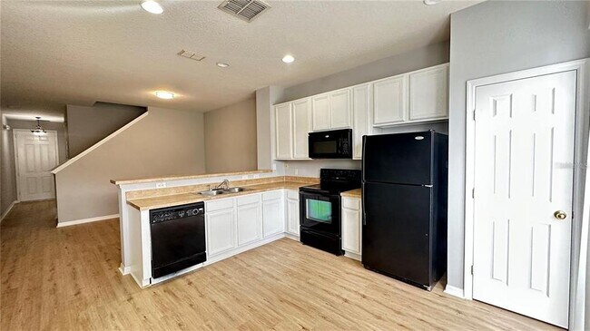 Building Photo - 7606 Long Island Dr