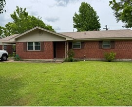 Building Photo - 2619 McArthur Dr