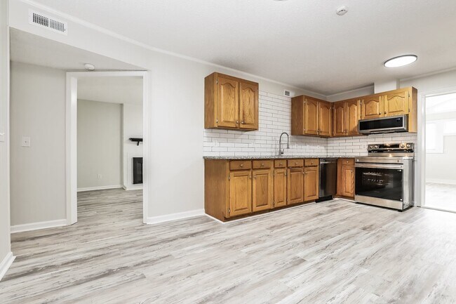 Foto del edificio - 5401 Bayberry Ln