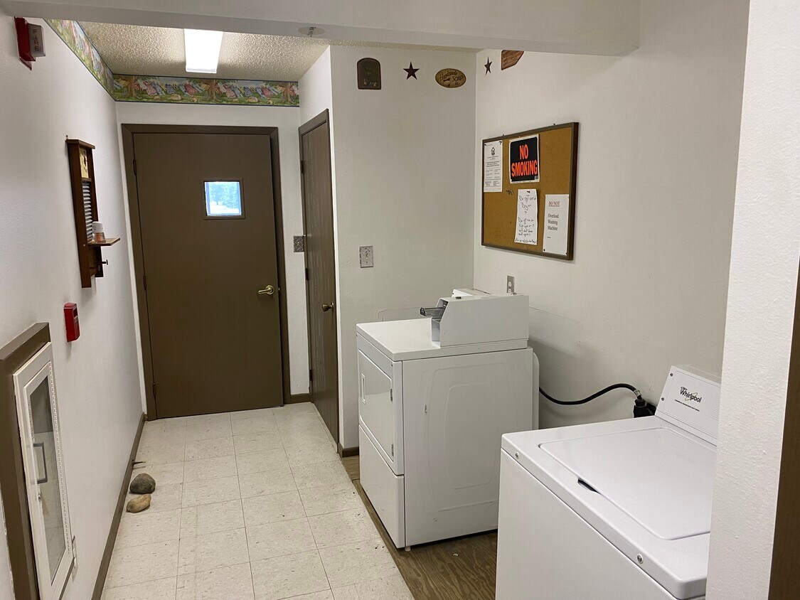 107 Maple St Unit 101, Park River, ND 58270 Apartments 107 Maple St