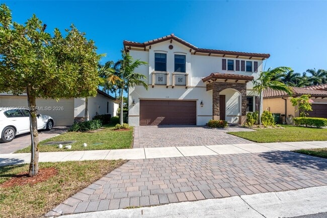 Building Photo - 139 NE 27th Terrace