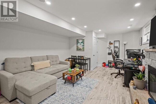 Building Photo - 599 Glencairn Ave