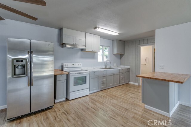 Foto del edificio - 12712 E McKinley Ave