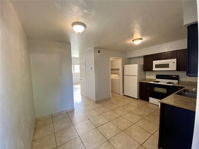 Building Photo - 4003 Woodfern Dr