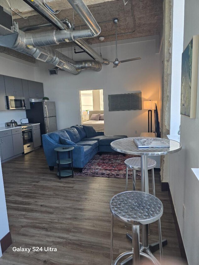 Foto principal - 1403 Corinth St