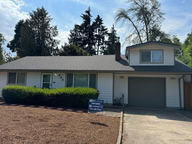 Building Photo - 4 bedroom 2 bathroom home in a great neighborhood!