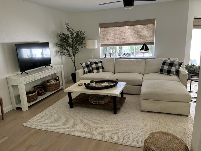Loving Room - 4815 3rd Ave NW House