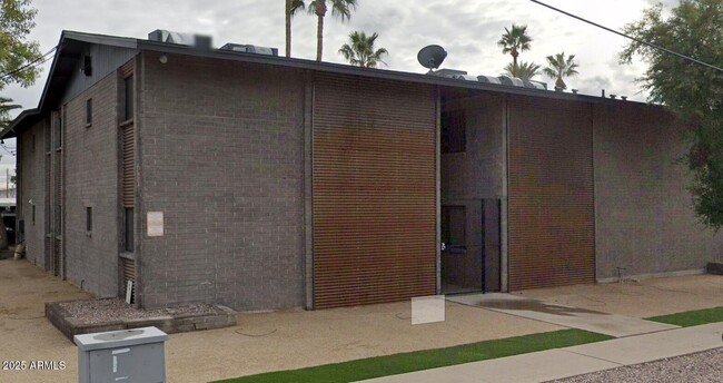 Building Photo - 4119 N 11th Ave