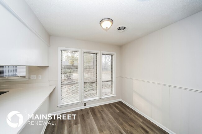 Foto del edificio - 3453 Cloudland Dr
