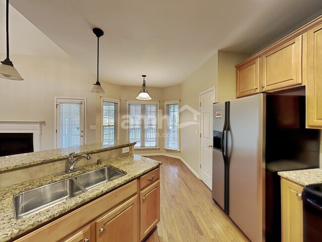 Building Photo - 4001 Belle Meade Cir