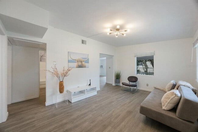 Foto del edificio - 5481 47th Ave N