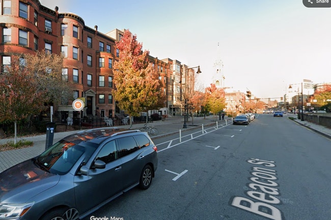 Building Photo - 918 Beacon St