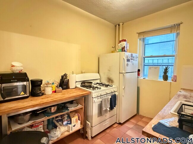 Foto del edificio - 86 Glenville Ave