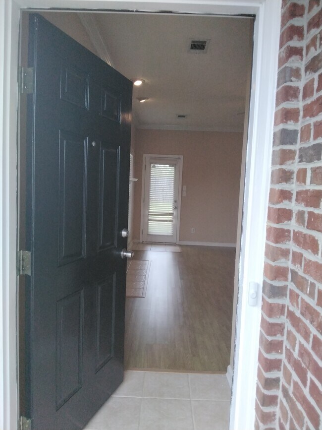 Foto del edificio - 517 McGregor Ct