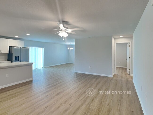 Foto del edificio - 1667 Talavera St SE