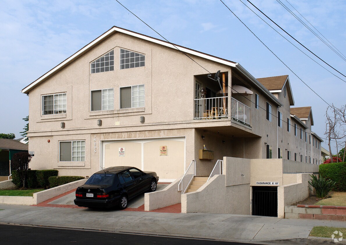 Foto del edificio - 14605 Osage Ave