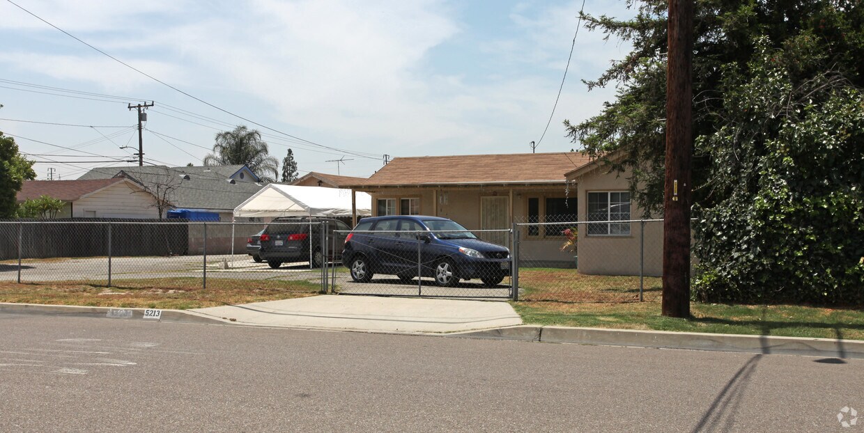 Building Photo - 5211-5217 Hammill Rd