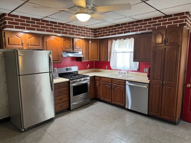 Building Photo - 3 Bedroom in Plains