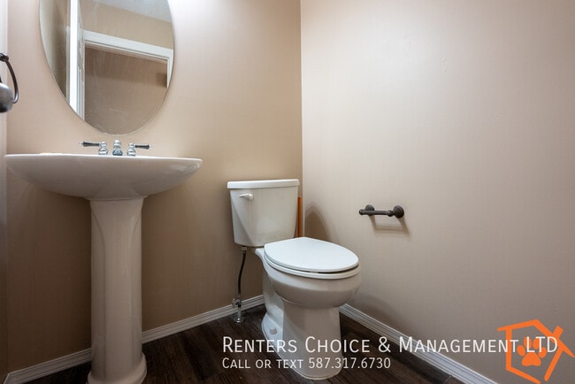 Photo du bâtiment - Cat Friendly Executive Home with Garage in...