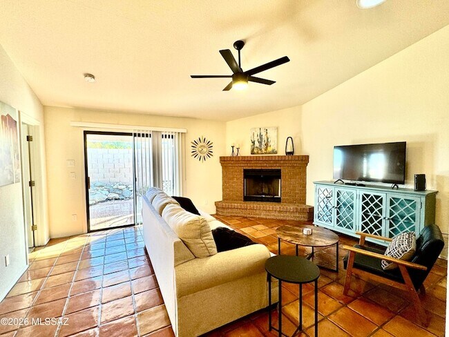 Foto del edificio - 9970 N Colony Dr