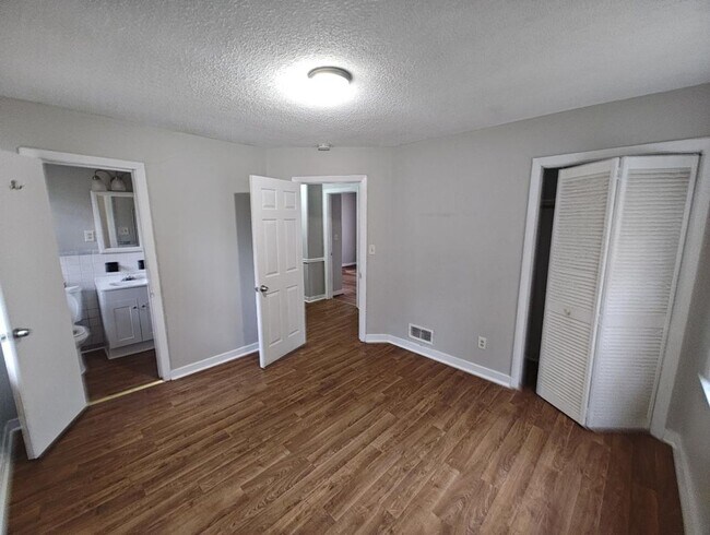 Building Photo - BELOW MARKET RENT!