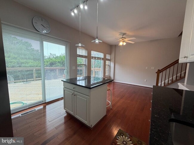 Building Photo - 20965 Promontory Square