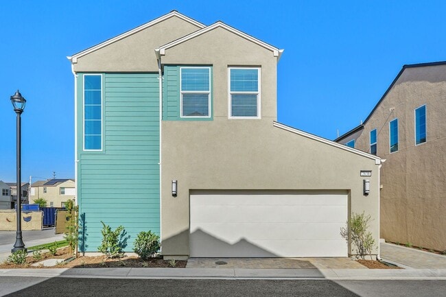 Building Photo - Modern Detached Home in Gated Nuvo Parkside