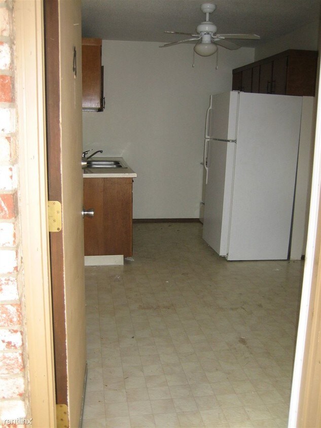 Primary Photo - 507 E Park St