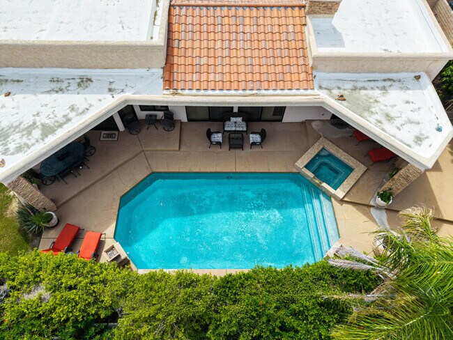 Building Photo - 45640 Rancho Palmeras Dr
