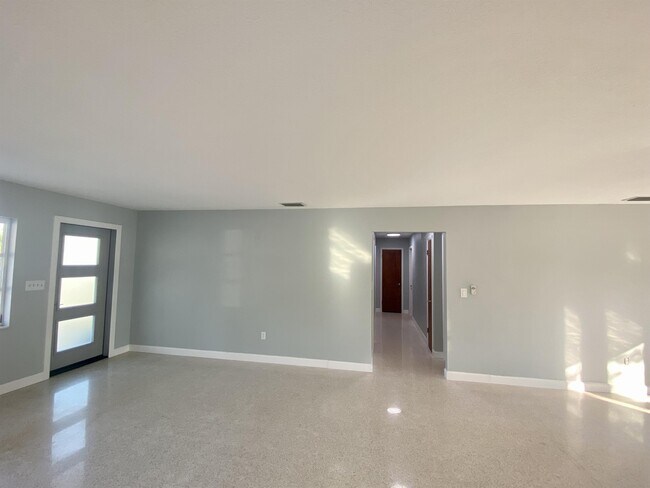 Building Photo - 455 Harwood Ave
