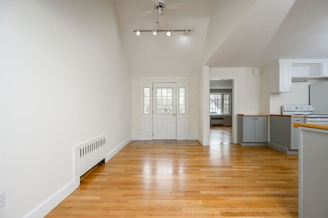 Building Photo - 25 Bayberry Ln