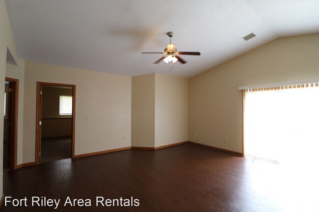 Building Photo - 3 br, 2 bath House - 1617 Clover Drive