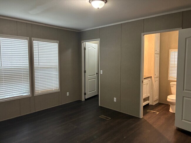 Foto del edificio - 4842 SW Topeka Blvd