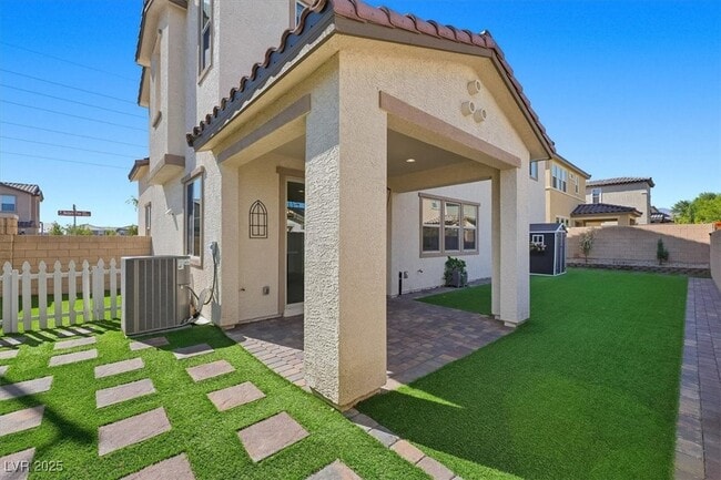 Foto del edificio - 10260 Western Pine Ave