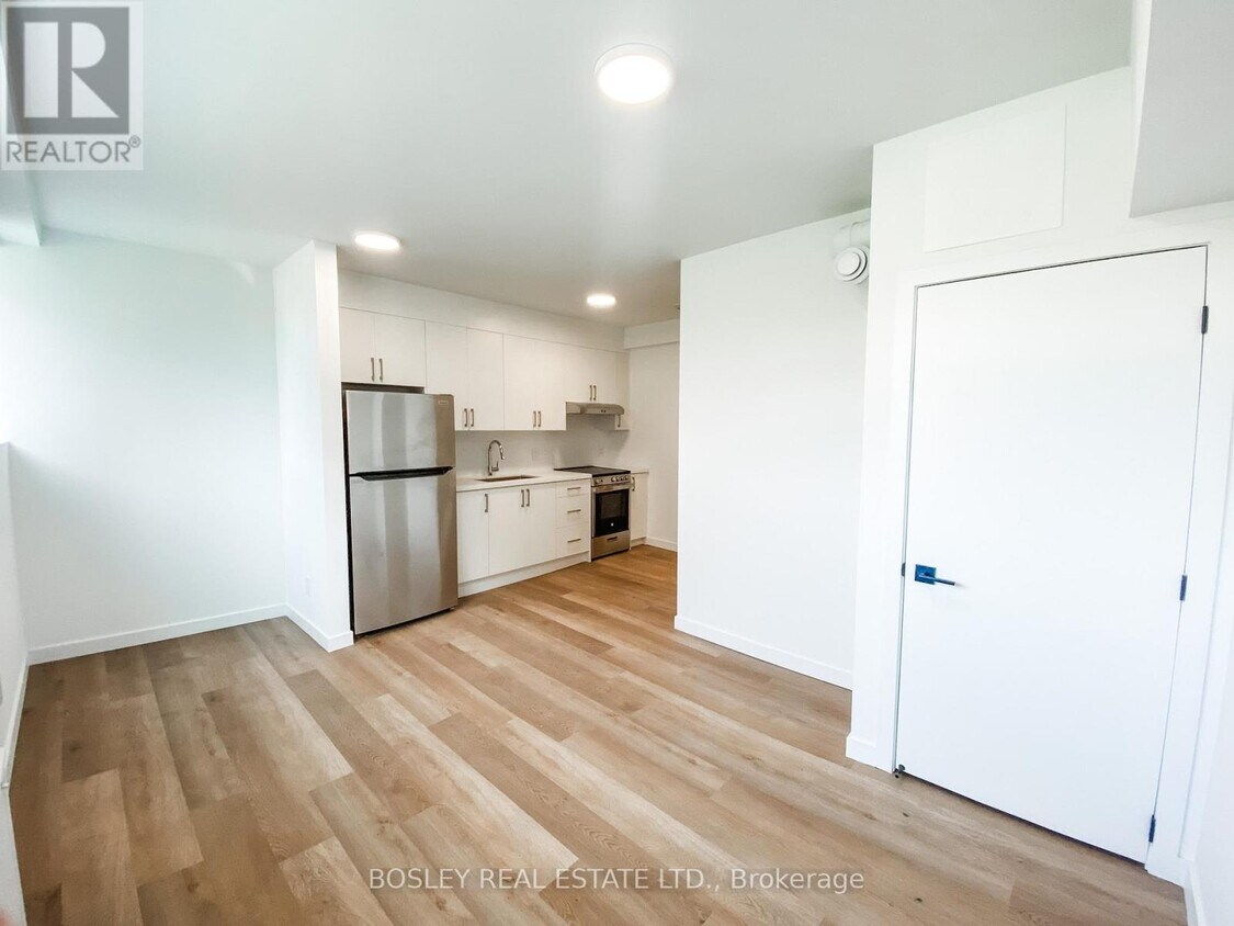 Photo principale - 11-11 Calvington Dr