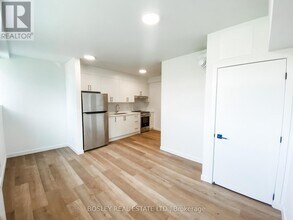 Building Photo - 11-11 Calvington Dr