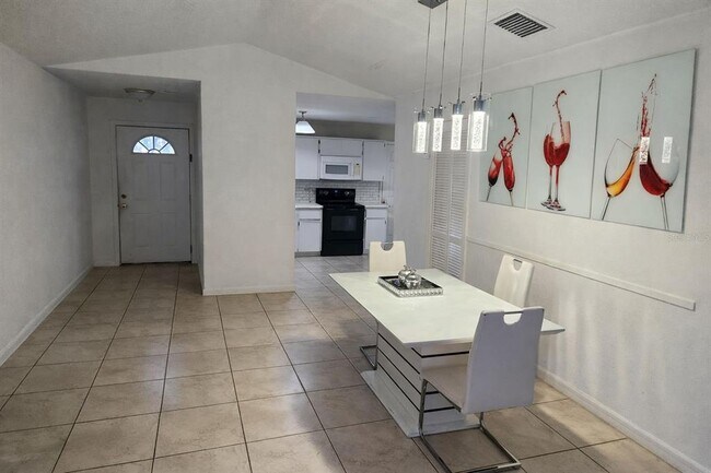 Foto del edificio - 6115 N Albany Ave