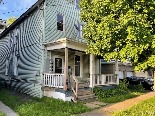 Building Photo - 200 Mackinaw St