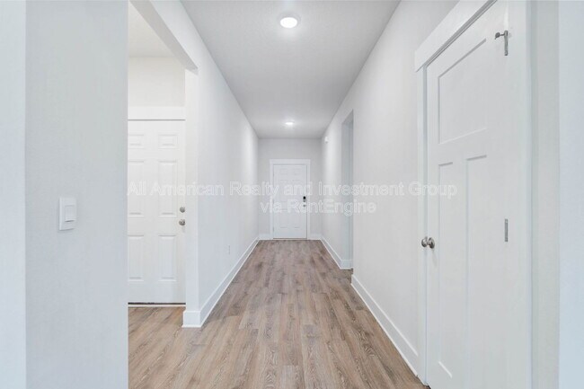 Building Photo - 127 Hobson Ave