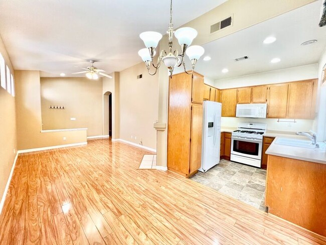 Building Photo - 8281 Gold Coast Dr