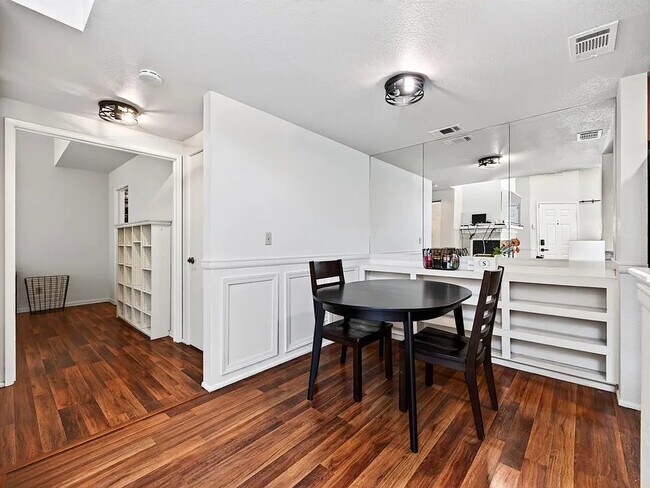 Foto del edificio - 2581 Fulton Square Ln