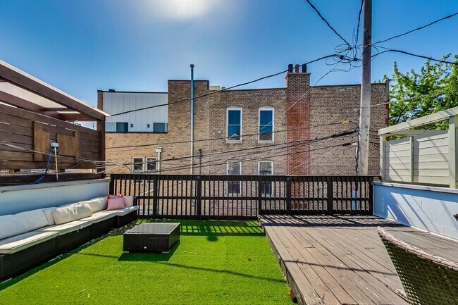 Foto del edificio - 1518 N Paulina St