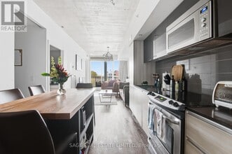 Building Photo - 1238 Dundas St E