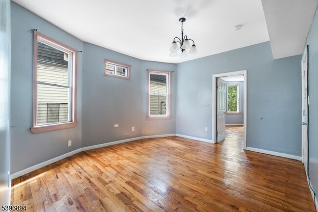 Building Photo - 14 Treacy Ave