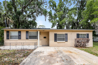 Building Photo - 1021 Lake Forest Blvd