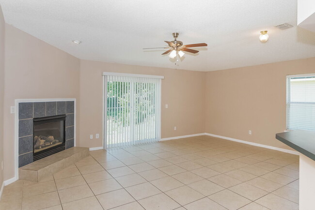 Building Photo - 3341 Volley Dr